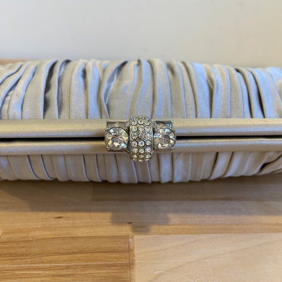 Vintage Sondra Roberts Pleated Satin Clutch Purse With Rhinestone Clasp Evening - Picture 4 of 15